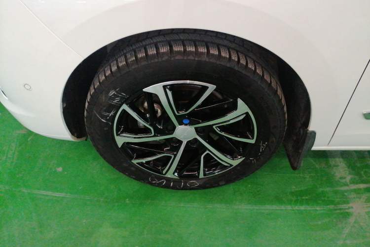Used Haval JOLION 2021 1.5T Automatic Four-Door Version Exterior 4