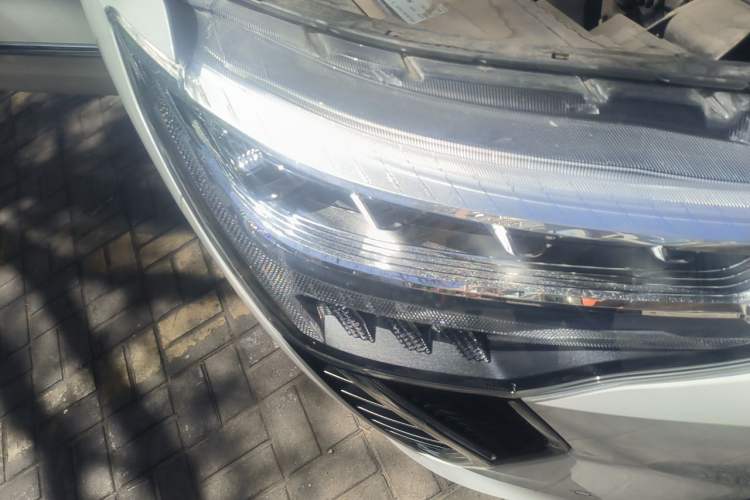 Used Haval JOLION 2021 1.5T Automatic Four-Door Version Exterior 6