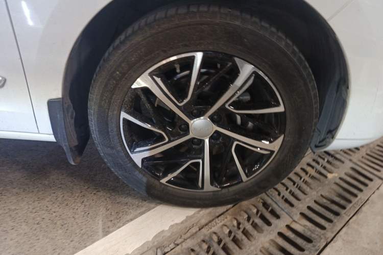 Used Haval JOLION 2021 1.5T Automatic Four-Door Version Exterior 7