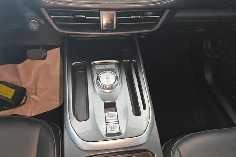 Used Haval JOLION 2021 1.5T Automatic Four-Door Version Gear Lever