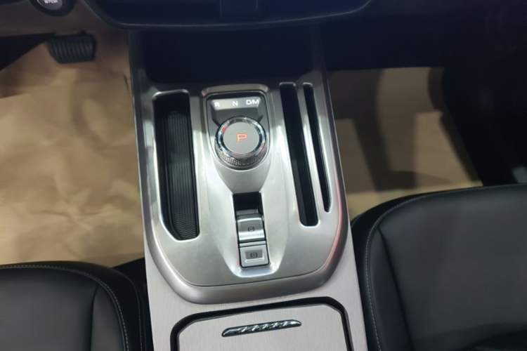 Used Haval JOLION 2021 1.5T Automatic Grand Three-Volume Version Gear Lever