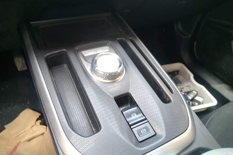 Used Haval JOLION 2021 1.5T Automatic Grand Edition Gear Lever