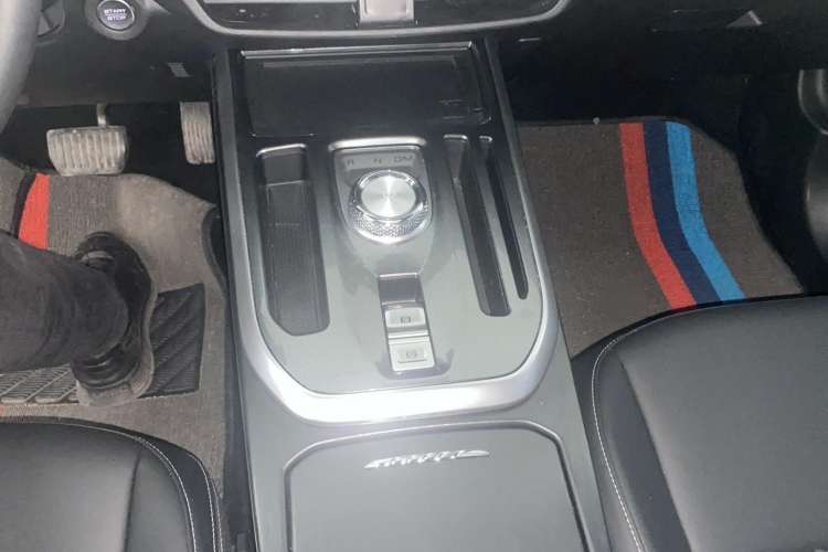 Used Haval JOLION 2021 1.5T Automatic Grand Three-Volume Version Gear Lever