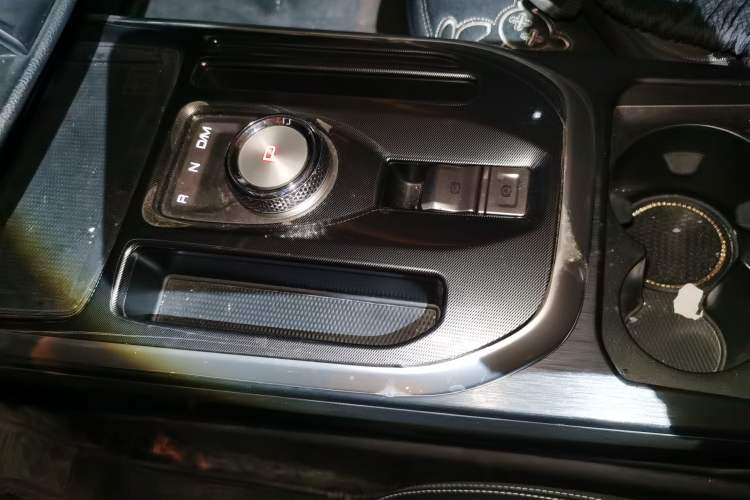 Used Haval JOLION 2021 1.5T Automatic Grand Three-Volume Version Gear Lever