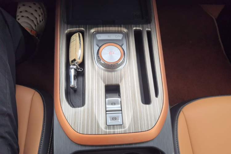 Used Haval JOLION 2021 1.5T Automatic Grand Three-Volume Version Gear Lever