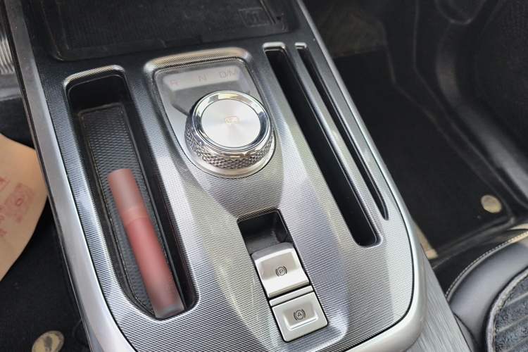 Used Haval JOLION 2021 1.5T Automatic Grand Three-Volume Version Gear Lever