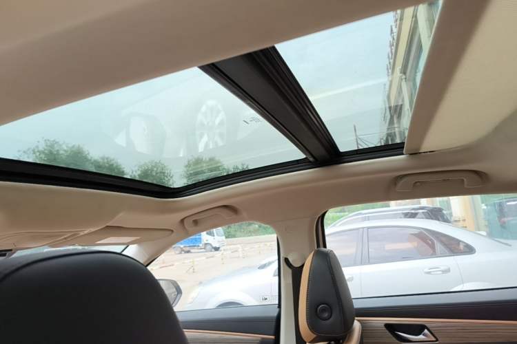 Used Haval JOLION 2021 1.5T Automatic Grand Three-Volume Version Headliner
