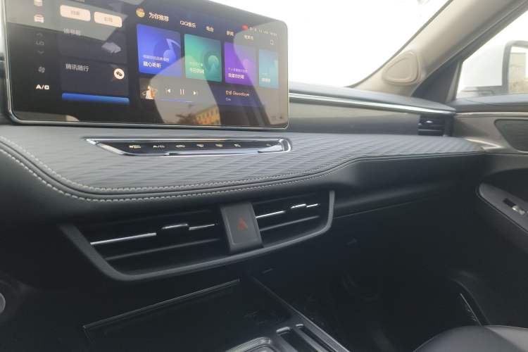 Used Haval JOLION 2021 1.5T Automatic Grand Three-Volume Version Interior 14