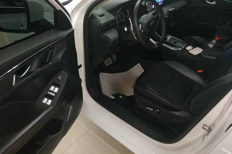 Used Haval JOLION 2021 1.5T Automatic Grand Three-Volume Version Interior 2