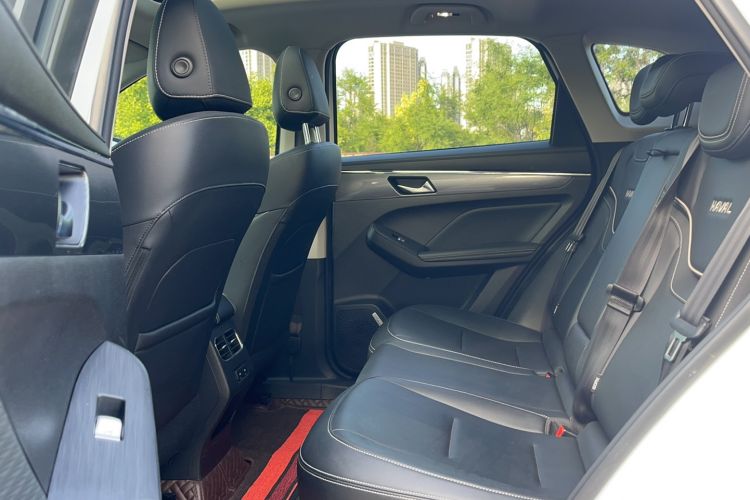 Used Haval JOLION 2021 1.5T Automatic Four-Door Version Interior 2