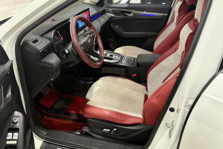 Used Haval JOLION 2021 1.5T Automatic Four-Door Version Interior 2