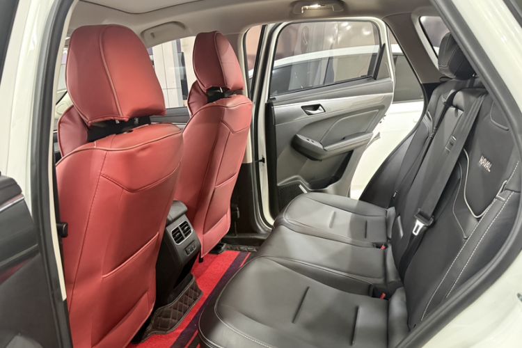 Used Haval JOLION 2021 1.5T Automatic Four-Door Version Interior 3