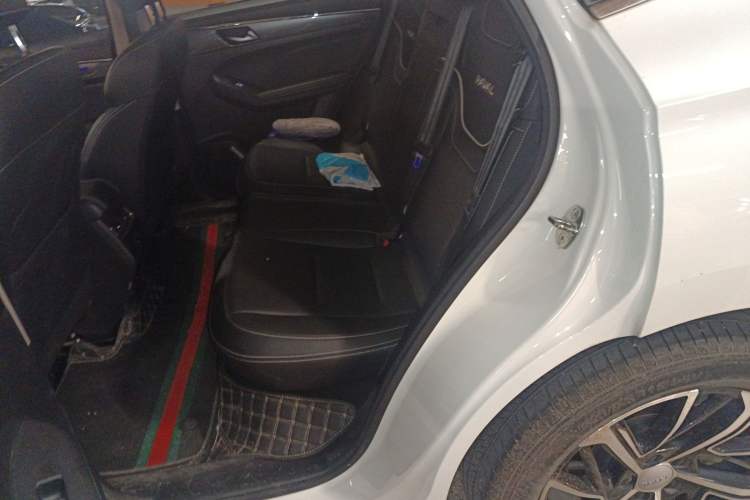 Used Haval JOLION 2021 1.5T Automatic Four-Door Version Interior 4