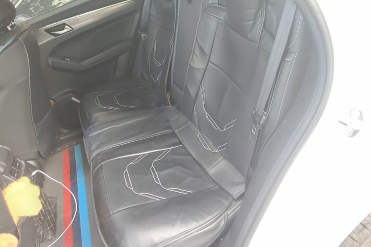 Used Haval JOLION 2021 1.5T Automatic Four-Door Version Interior 4