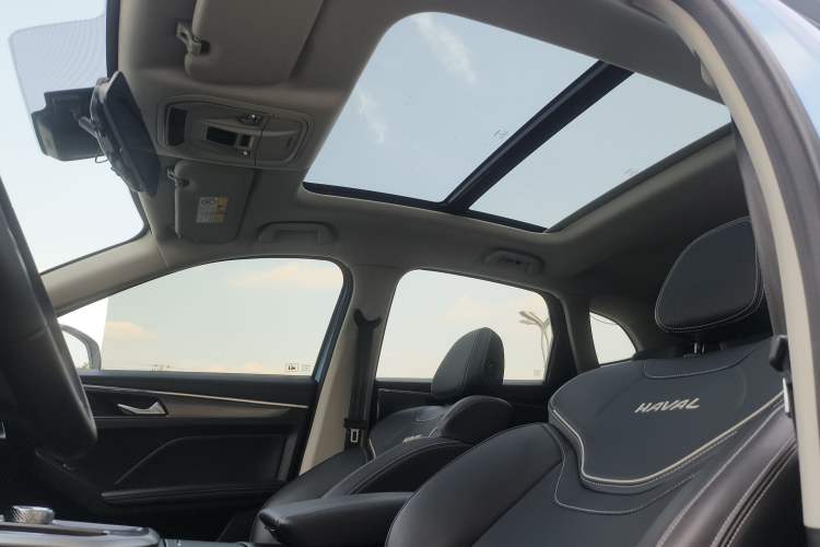 Used Haval JOLION 2021 1.5T Automatic Grand Three-Volume Version Interior 7