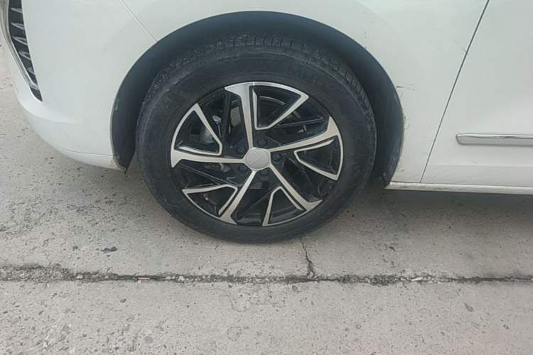 Used Haval JOLION 2021 1.5T Automatic Grand Three-Volume Version Left Front Wheel Hub