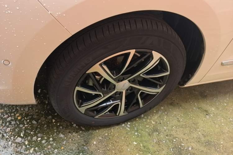 Used Haval JOLION 2021 1.5T Automatic Four-Door Version Left Front Wheel Hub