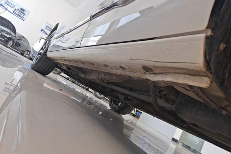 Used Haval JOLION 2021 1.5T Automatic Four-Door Version Left Side Sill
