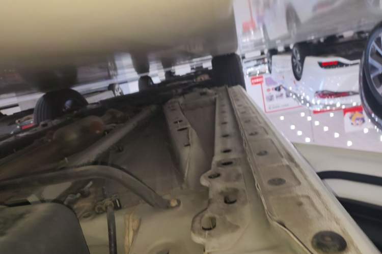 Used Haval JOLION 2021 1.5T Automatic Grand Three-Volume Version Left Side Sill