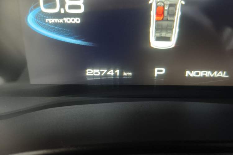 Used Haval JOLION 2021 1.5T Automatic Grand Three-Volume Version Odometer Close Up