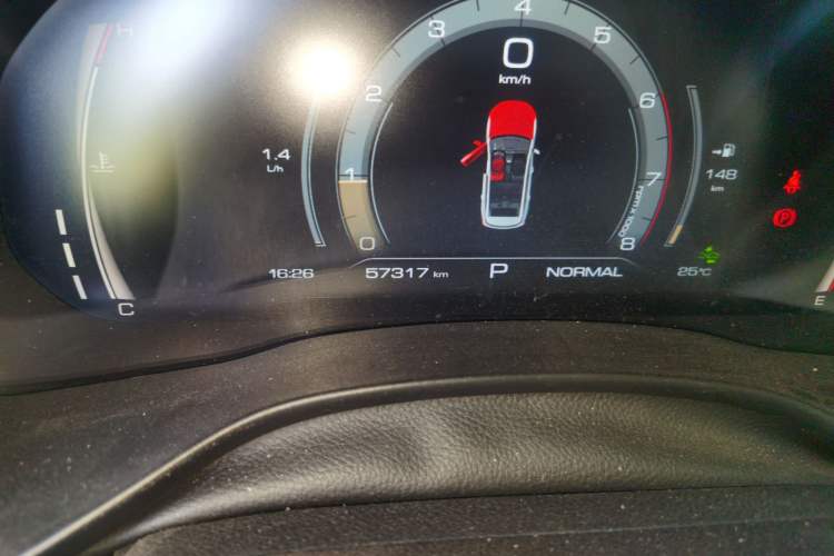 Used Haval JOLION 2021 1.5T Automatic Four-Door Version Odometer Close Up