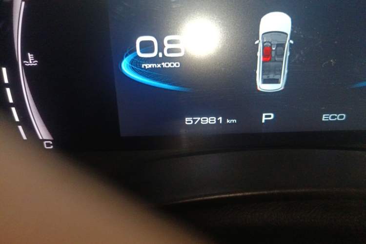 Used Haval JOLION 2021 1.5T Automatic Grand Three-Volume Version Odometer Close Up