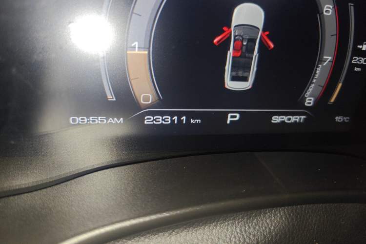 Used Haval JOLION 2021 1.5T Automatic Grand Three-Volume Version Odometer Close Up