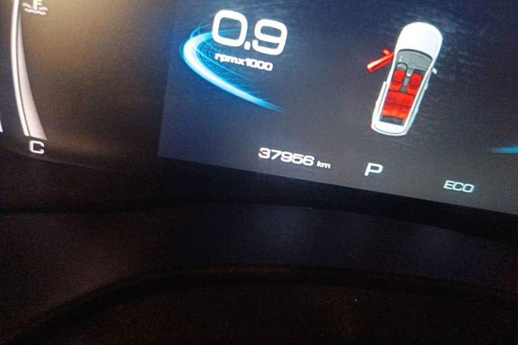 Used Haval JOLION 2021 1.5T Automatic Four-Door Version Odometer Close Up
