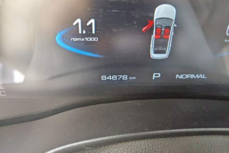Used Haval JOLION 2021 1.5T Automatic Grand Three-Volume Version Odometer Close Up