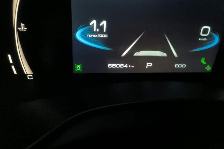 Used Haval JOLION 2021 1.5T Automatic Four-Door Version Odometer Close Up