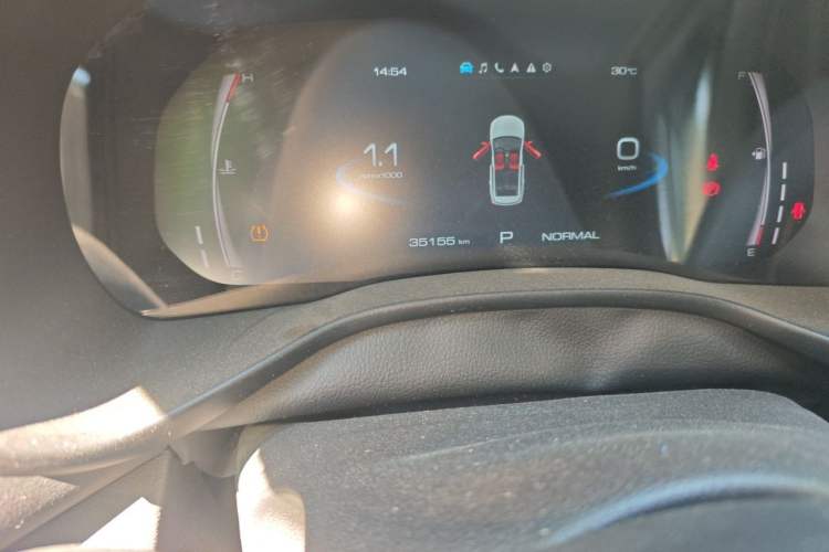 Used Haval JOLION 2021 1.5T Automatic Grand Three-Volume Version Odometer Close Up