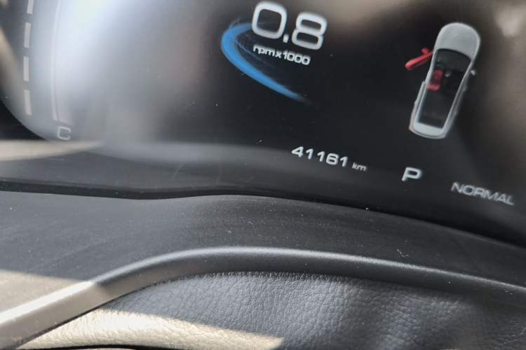 Used Haval JOLION 2021 1.5T Automatic Grand Three-Volume Version Odometer Close Up