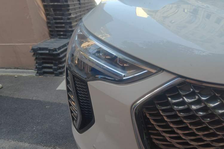 Used Haval JOLION 2021 1.5T Automatic Four-Door Version Right Front Headlight
