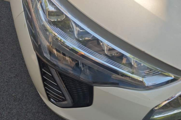 Used Haval JOLION 2021 1.5T Automatic Grand Three-Volume Version Right Front Headlight