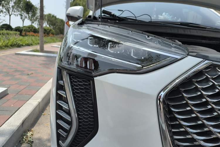 Used Haval JOLION 2021 1.5T Automatic Grand Three-Volume Version Right Front Headlight