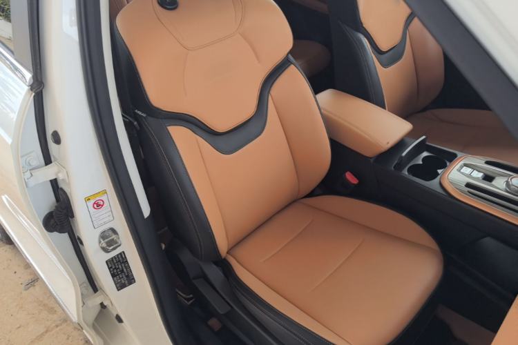 Used Haval JOLION 2021 1.5T Automatic Grand Three-Volume Version Right Front Seat