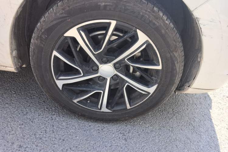 Used Haval JOLION 2021 1.5T Automatic Grand Three-Volume Version Right Front Wheel Hub