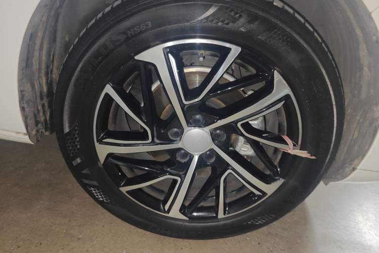 Used Haval JOLION 2021 1.5T Automatic Grand Three-Volume Version Right Front Wheel Hub
