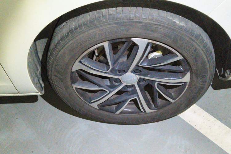 Used Haval JOLION 2021 1.5T Automatic Four-Door Version Right Front Wheel Hub