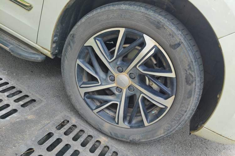Used Haval JOLION 2021 1.5T Automatic Grand Three-Volume Version Right Front Wheel Hub
