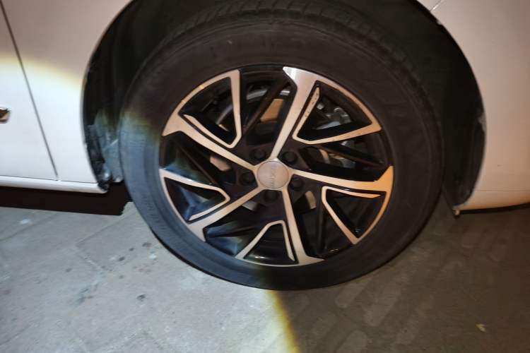 Used Haval JOLION 2021 1.5T Automatic Grand Three-Volume Version Right Front Wheel Hub