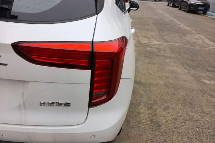 Used Haval JOLION 2021 1.5T Automatic Four-Door Version Right Rear Taillight