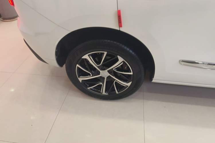 Used Haval JOLION 2021 1.5T Automatic Grand Three-Volume Version Right Rear Wheel Hub