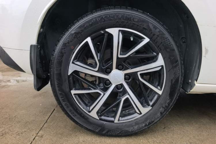 Used Haval JOLION 2021 1.5T Automatic Grand Three-Volume Version Right Rear Wheel Hub