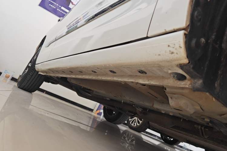 Used Haval JOLION 2021 1.5T Automatic Four-Door Version Right Side Sill