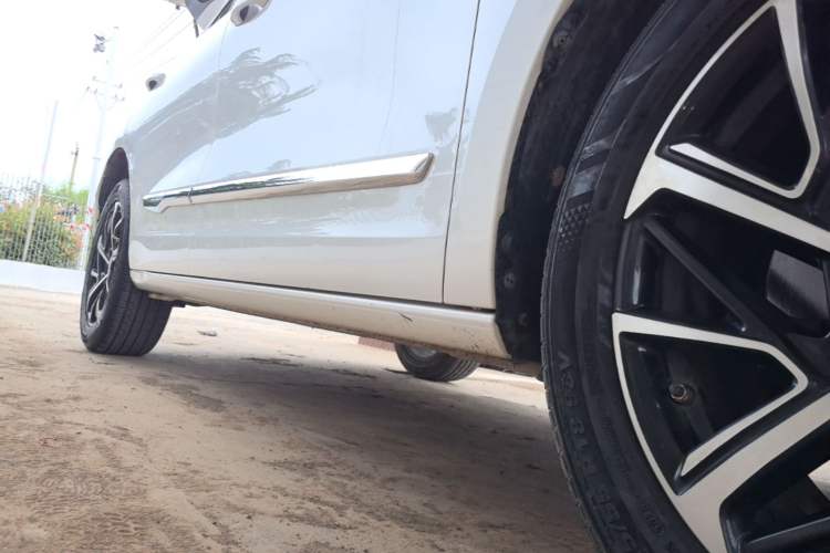 Used Haval JOLION 2021 1.5T Automatic Grand Three-Volume Version Right Side Sill