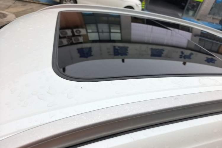 Used Haval JOLION 2021 1.5T Automatic Four-Door Version Roof