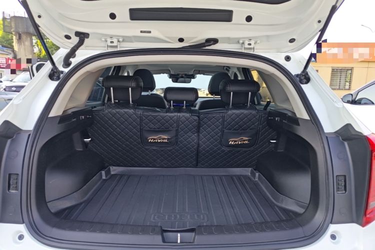 Used Haval JOLION 2021 1.5T Automatic Four-Door Version Trunk