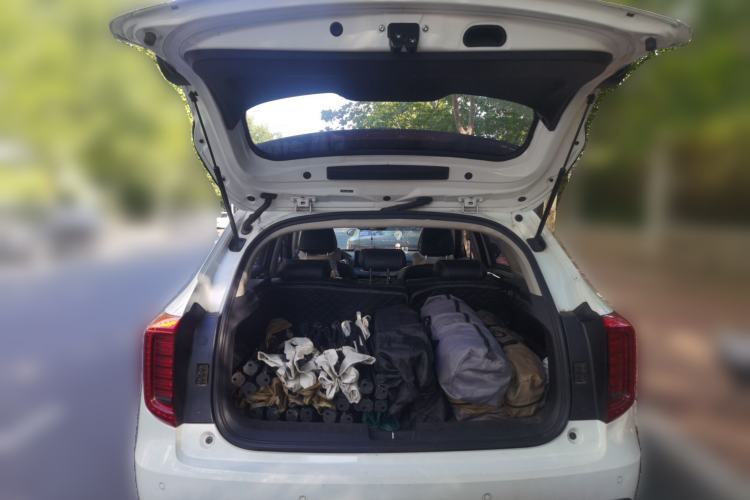 Used Haval JOLION 2021 1.5T Automatic Four-Door Version Trunk