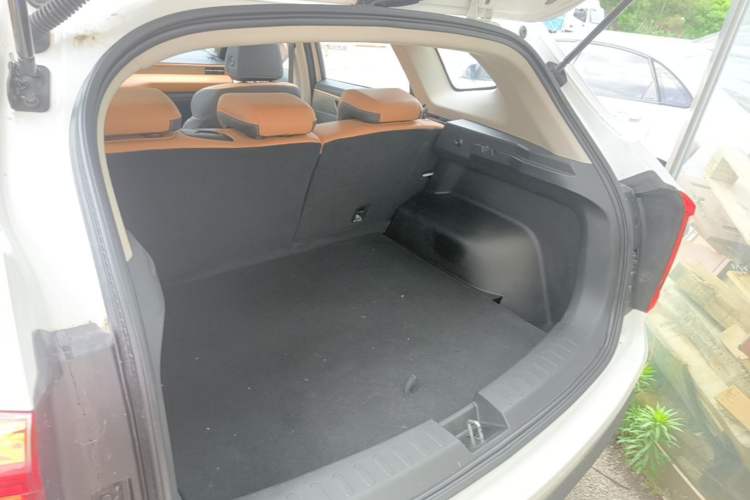 Used Haval JOLION 2021 1.5T Automatic Grand Three-Volume Version Trunk